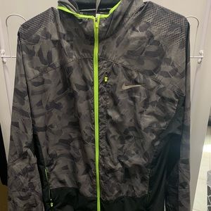 NIKE WINDBREAKER